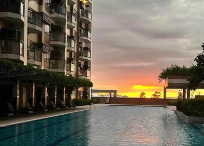 Radiance Bay Luxe Lounge